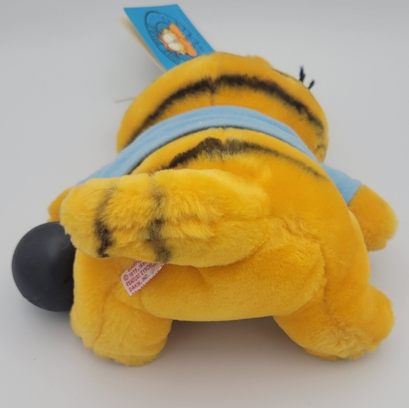 Vintage Plush Garfield the Cat Bowler with Bowling Ball with Hang Tag - Picture 4 of 4